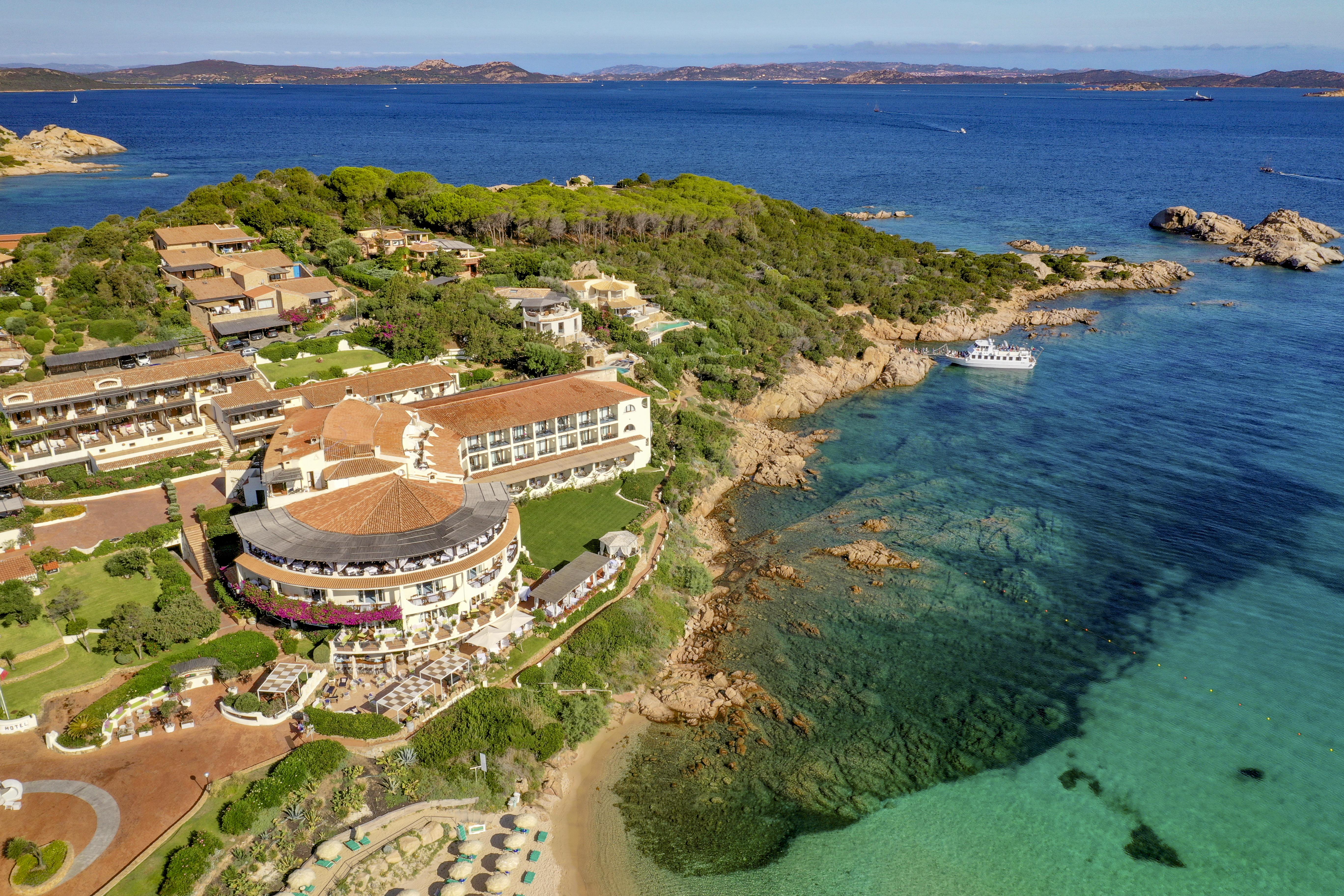 Club Hotel Baja Sardinia Exterior photo